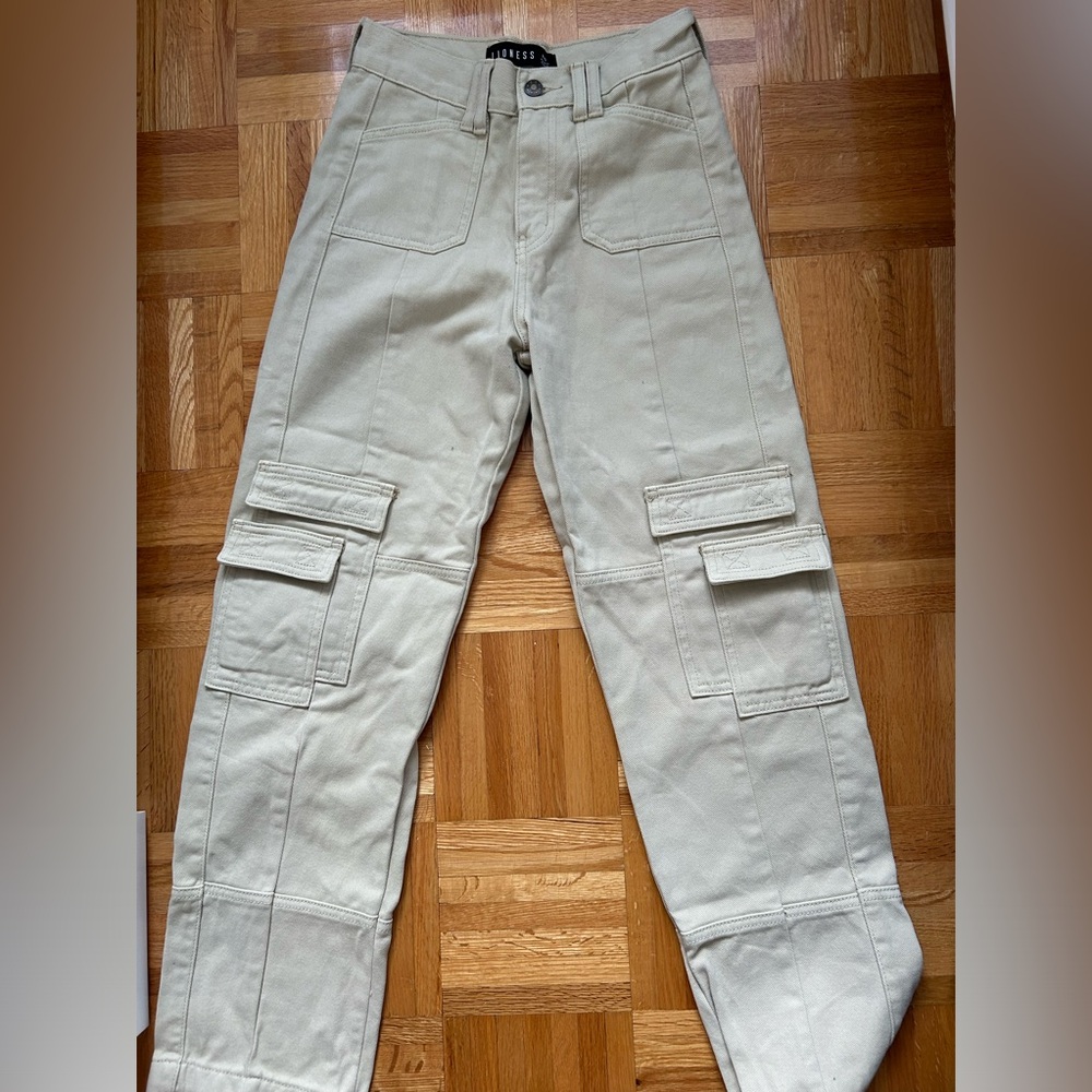 Princess polly Cargo pants in beige